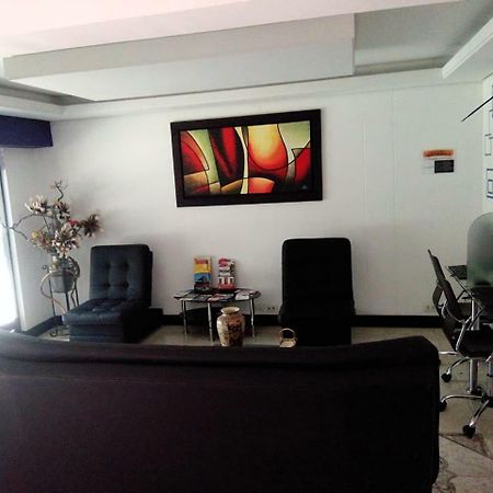 Hotel Parque 70 Medellín Buitenkant foto