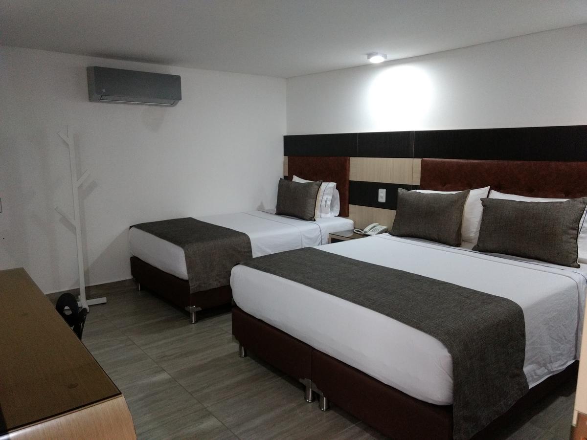 Hotel Parque 70 Medellín Buitenkant foto